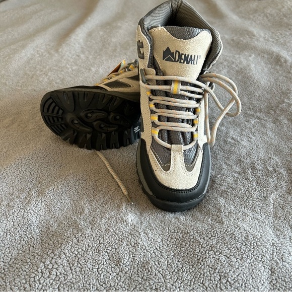 NWT Denali Hiking, Camping, Outdoor, Gorpcore, Boots - Tan, Gray and Black, - Picture 2 of 9